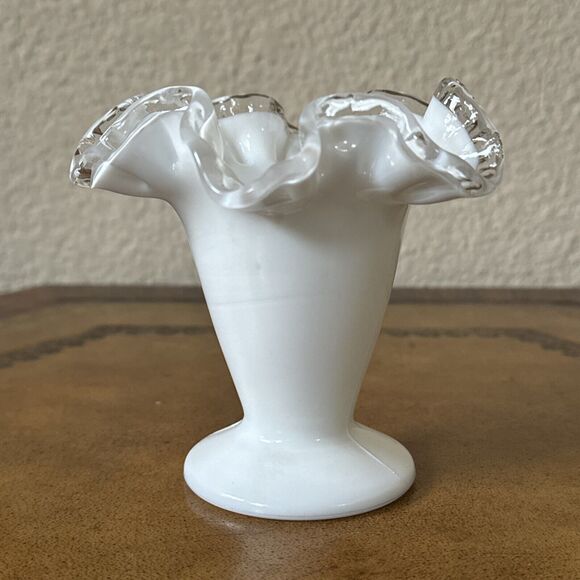 Vintage Fenton Silver Crest White Pedestal 4” Vase Ruffled Edge Milk Glass - Picture 2 of 5